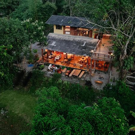Ashi Guesthouse Chiangdao Чіанґдау Екстер'єр фото